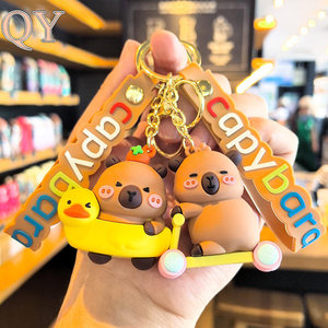 QY capybara พวงกุญแจการ์ตูนน่ารักสัตว์ตุ๊กตาจี้คู่กุญแจกระเป๋าเป้สะพายหลังของขวัญเสน่ห์สำหรับเด็กและคู่รัก - Product Image 1