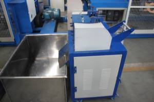 Pet tái chế vật liệu tạo hạt chai PET nhãn đổ nghiêng và máy nghiền - Product Image 5