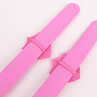 Op maat gemaakte siliconen slap bracelets, gepersonaliseerde slap bandjes als party-favour voor kinderfeestjes, groothandel schoolklas prijs cadeau
