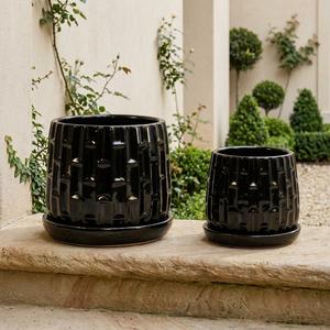 Maceta de Cerámica Negra Hecha a Mano con Diseño de Ranuras, 6 y 8 Pulgadas, con Plato, para Plantas de Interior y Exterior, Disponible en Stock a Bajo Precio - Product Image 1