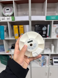 卸売カスタム2025 ZOOMCARE 28日間のリマインダー薬オーガナイザースマート自動ピルディスペンサー9アラームLCDディスプレイ付き - Product Image 4