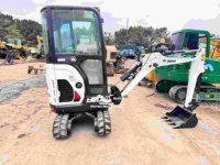   Mini-excavatrice sur chenilles d'occasion E20 2T avec moteur et système hydraulique fiables, idéale pour les chantiers étroits et les travaux d'aménagement paysager