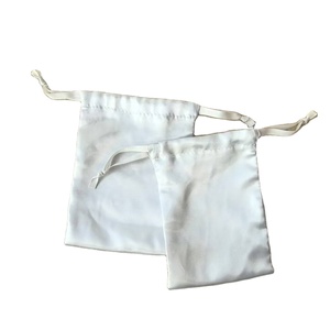 Sacs en satin personnalisés avec logo pour extensions capillaires, sacs à cordon en satin de soie anti-poussière, vente en gros - Product Image 5