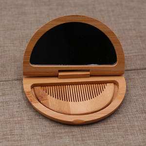 Set Regalo per <span class=keywords><strong>la</strong></span> Cura dei Capelli Personalizzabile <span class=keywords><strong>con</strong></span> Pettine in Bambù Compatto e Portatile <span class=keywords><strong>con</strong></span> Specchio per Uomini e Donne - Product Image 4