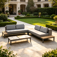 Ensemble de canapés modulaires d'extérieur modernes avec structure en aluminium et lattes en teck naturel, canapé sectionnel de patio avec table basse pour hôtel, jardin, villa