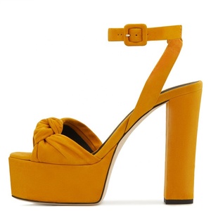 Sandali con Plateau e Tacco Grosso da Donna con Cinturino alla Caviglia e Nodo 2024 - Product Image 1