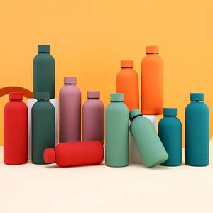 500ml Coloré Extérieur Double Paroi Thermo Flacon En Acier Inoxydable Caoutchouc Mat Peinture Bouteille D'eau avec Petite Bouche - Product Image 4