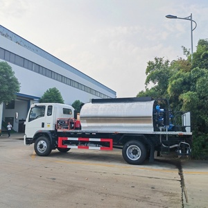 Camion pulvérisateur d'asphalte et de bitume Sinotruk HOWO pour la construction - Product Image 5