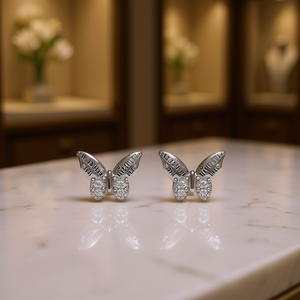 Boucles d'oreilles papillon en or E3735 avec diamants pour femme, taille brillant rond, couleur G naturelle, style mignon pour usage quotidien - Product Image 2