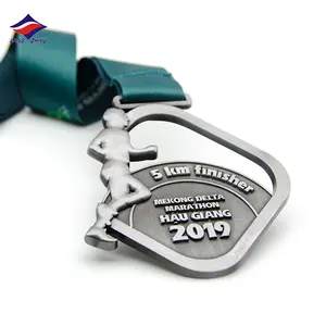 Longzhiyu 17 jahre logo lauf-medalen fabrik großhandel individualisierte zinklegierung 5k-finisher-medalen graviert marathon-sport-medalen