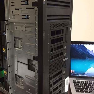 Serveur tour Dell PowerEdge T550 8x2,5 pouces, 800W Platinum, 5U, processeur Intel Xeon Silver 4309Y, 16 Go DDR4, PERC H345, 8 baies SFF, en stock - Product Image 3