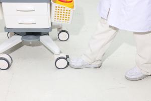 अस्पताल होटल डाइनिंग नर्सिंग स्टेशनों के लिए कीबोर्ड ट्रे भंडारण दराज के साथ आधुनिक एब्स ऊंचाई एडजस्टेबल मेडिकल कंप्यूटर कार्ट - Product Image 6