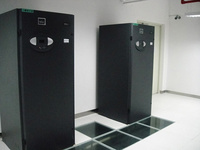Pisos elevados antiestáticos modernos de alta capacidad de carga para oficinas, exposiciones, centros de datos, hospitales con vidrio transparente