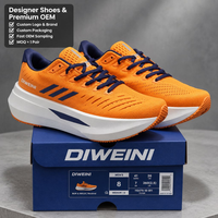 Sepatu Desainer Mewah untuk Pria Wanita Berkualitas Tinggi Warna Oranye Navy Bahan Mesh Sepatu Jalan Profesional Sepatu Lari Baru