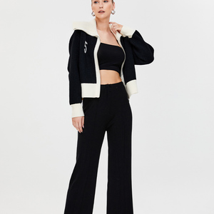 <span class=keywords><strong>Cardigan</strong></span> da <span class=keywords><strong>Donna</strong></span> in Maglia a Coste con <span class=keywords><strong>Zip</strong></span> Bidirezionale e Colori a Contrasto, Novità Primavera 2024 - Product Image 4