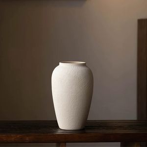 אגרטל שולחן מינימליסטי מקרמיקה לבנה, אגרטל פרחים מקרמיקה לבנה עם טקסטורה, נמוך וגבוה, לעיצוב הבית, פנים וחוץ. - Product Image 2