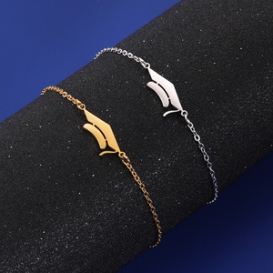 Pulsera de Acero Inoxidable con Dije de Birrete de Licenciado para Mujeres, Hombres, Estudiantes, Regalos de Graduación Universitaria, Venta al por Mayor - Product Image 3