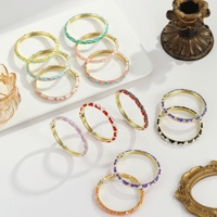 Bracelet jonc tendance pour femme en alliage de zinc, émail cloisonné, plaqué or bicolore, motif floral à charnière à ressort, couleur pastel, vente en gros