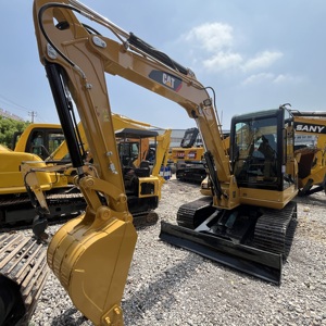 Mini Escavatore Cingolato Usato CAT 306 da 6 Tonnellate in Buone Condizioni con Motore e Pompa Idraulica Originali CAT Disponibile per Lavori di Paesaggistica Comunale - Product Image 1