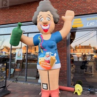 Mascotte gonflable géante de 4 m de haut, de qualité supérieure, en forme de dessin animé néerlandais 'Pensioen Oma' (Grand-mère en retraite), avec éclairage LED, pour publicité d'anniversaire