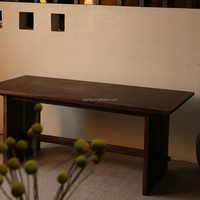 Table à manger rectangulaire en bois massif de style scandinave à l'aspect antique pour hôtel, villa, 4 places, durable et écologique