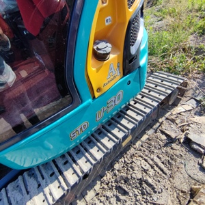 Mini-pelleteuse Kubota U30 d'occasion (fabriquée au Japon) à faible heure avec chenilles en acier - Product Image 2