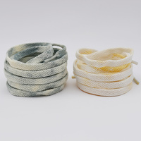 Faites une déclaration de mode: les baskets AJ jumelées à des lacets Tie-Dye lacet de style ancien