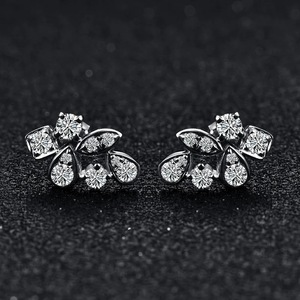 Orecchini a Perno Floreali Geometrici per Donne, Micro Pavé Delicato, per Uso Quotidiano, Moda - Product Image 2