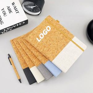 Ensemble de carnets écologiques à motif liège avec élastique – Journal professionnel pour notes de bureau et cadeaux promotionnels - Product Image 1
