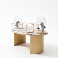 Présentoir à bijoux en forme de dôme avec éclairage LED, design personnalisable |   Cloche en verre avec base en or/bois |   Vitrine de luxe pour colliers