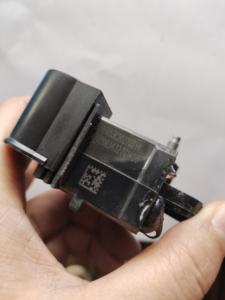 Pour <span class=keywords><strong>Ford</strong></span> <span class=keywords><strong>Fiesta</strong></span>/Focus/Galaxy OE véritable nouvel <span class=keywords><strong>alternateur</strong></span> de voiture 12V régulateur de pièces de rechange 599182 595393 9906853 BA6T10316AA pour Valeo - Product Image 3