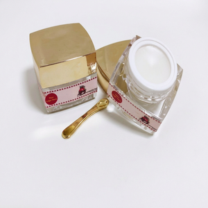 Baume à lèvres à la pomme longue durée – Produit de soin des lèvres hydratant de qualité supérieure - Product Image 1