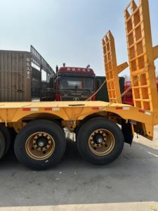 Semirremolque de Plataforma Plana de Acero de Alta Resistencia con Certificación ISO, Tres Ejes, Transporte de Equipo Pesado, Suspensión Neumática, 20-100T - Product Image 3