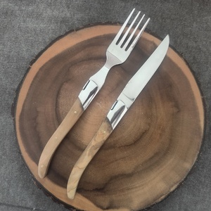 Promotion : Ensemble de couverts de luxe en acier inoxydable avec manche en bois d'<span class=keywords><strong>olivier</strong></span> et bois de wengé, <span class=keywords><strong>couteau</strong></span> à <span class=keywords><strong>steak</strong></span> et fourchette <span class=keywords><strong>Laguiole</strong></span>, avec coffret cadeau en bois - Product Image 2