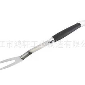 ชุดอุปกรณ์บาร์บีคิวสแตนเลส 3 ชิ้น ตะหลิว คีมคีบ พร้อมด้ามจับ TPR สำหรับพลิกอาหาร ทนทาน ผลิตที่เมืองหยางเจียง - Product Image 3