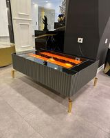 Table basse de luxe avec foyer et flammes multicolores réalistes
