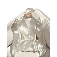 Camisa de satén blanca de manga larga para mujer, estilo primaveral, de lujo ligero y cintura entallada, a la moda.