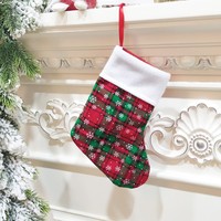 Mini chaussettes de Noël à carreaux rouges et verts avec flocons de neige, décorations suspendues pour cheminée, chaussettes cadeaux de Noël