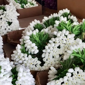 Vente en Gros de Tulipes au Toucher Réel Fleur Artificielle Tulipes Artificielles en PU Blanches pour l'Arrangement Floral de Mariage à la Maison - Product Image 1