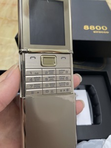 Per 8800 Sirocco: Riparazione e Confezionamento di Telefoni Cellulari Feature Phone - Product Image 3