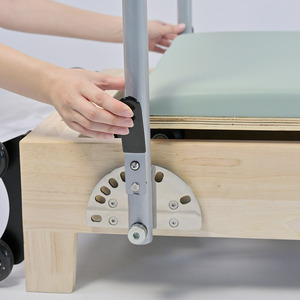 Matériel de Pilates ajustable avec logo personnalisable, ressorts allemands, lit de Pilates Premium en <span class=keywords><strong>bois</strong></span> de chêne blanc durable et pliable - Product Image 4