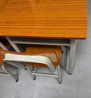 Ensemble de bureau et chaise pour étudiants en métal orange, moderne, économique, durable et écologique, idéal pour les salles de classe, les bureaux à domicile et les centres de tutorat