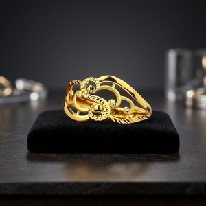 Anillo de Compromiso Moderno de Oro de 22K para Mujer |   Patrón Artístico en Espiral |   Joyería de Oro Ligera para Bodas y Uso Diario - Product Image 3