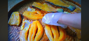 Filetes de Pescado Basa Secos al Sol Premium |   Pangasius Vietnamita Semi-Secado |   Snacks de Mariscos 100% Naturales para Asar/Freír - Product Image 4