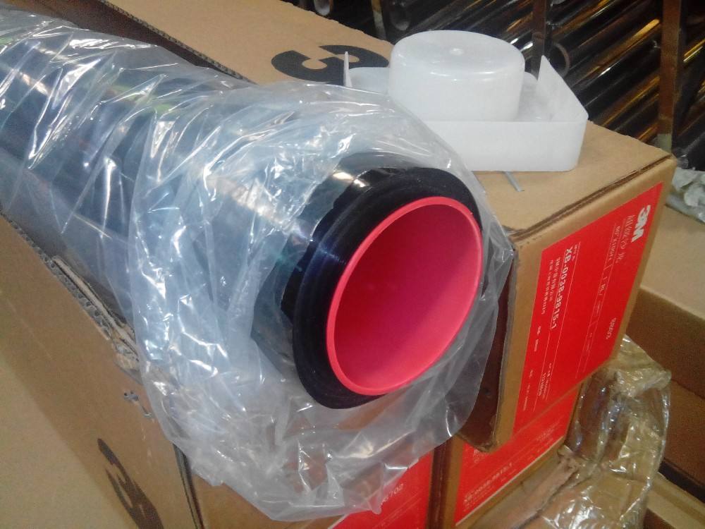 CS05, couleur: Noir foncé, VLT:05%,IRR:60%, LOGO de 3M + avec la boîte de 3M