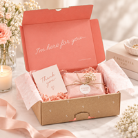 Boîte d'expédition pliable haut de gamme personnalisée, extérieur en kraft avec intérieur contrastant pour ensembles de vêtements