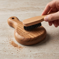 Mini brosse à chaussures en bois avec poils de cheval, outil écologique brun pour éliminer la poussière et cordon de suspension