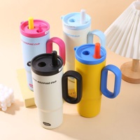 Bouteille isotherme portable personnalisée de 750 ml avec poignée et paille, couvercle, tasse, pour eau chaude et café – Qualité supérieure, design unique