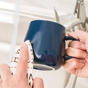 <span class=keywords><strong>Tasse</strong></span> à Café en Céramique Noire <span class=keywords><strong>Mate</strong></span> de 8, 12, 14, 16 Onces, Grande Capacité, Design Moderne, avec Gravure Laser et Logo Personnalisé - Product Image 4