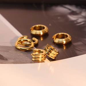 Orecchini a Cerchio Larghi Triplo Strato in Acciaio Inossidabile 316L Placcato <span class=keywords><strong>Oro</strong></span> Chris April - Product Image 4